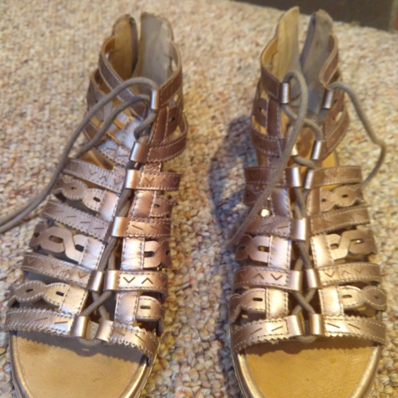 earth tidal gladiator sandal